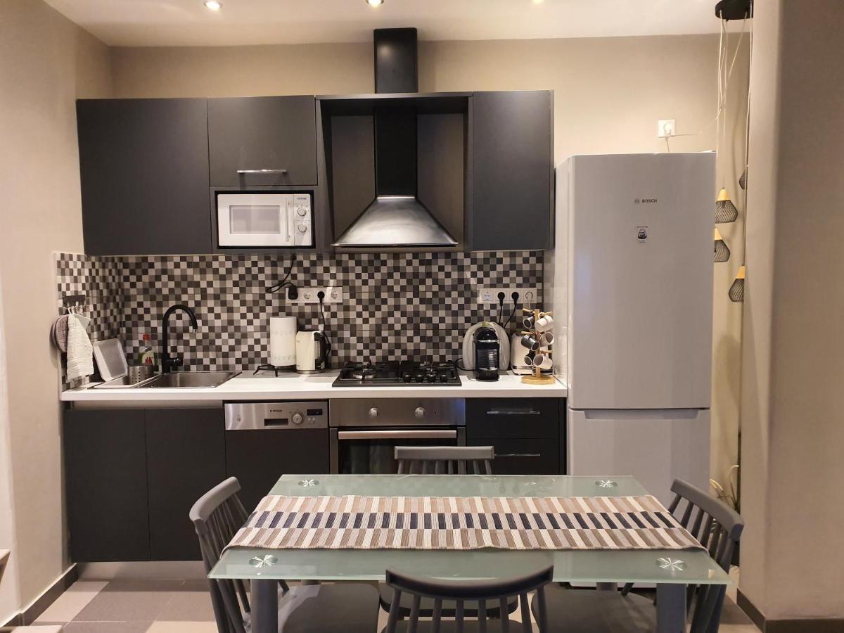 Lukas-2 B/R Luxurious Flat With Veranda Lejlighed Athen Eksteriør billede